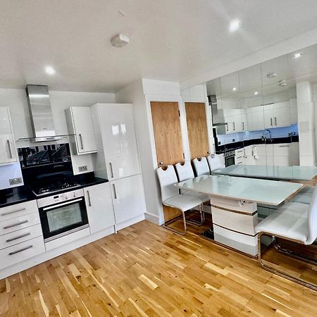 Luxury 2 Bed Entire Apartment-Near Tube & Shopping Centre Harrow Exterior photo